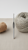 Gancho de crochet contemporáneo en metal cepillado
